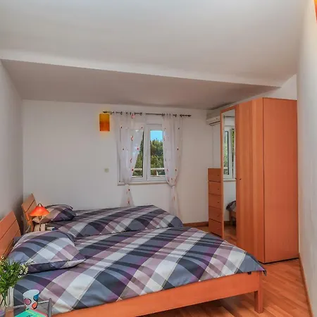 아파트 Penthouse Homewood 트로기르